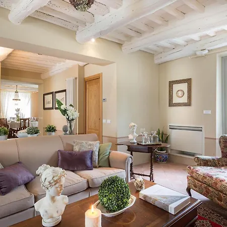 Principessa Elisa, Amazing Views, & Private Pool Villa Capannori