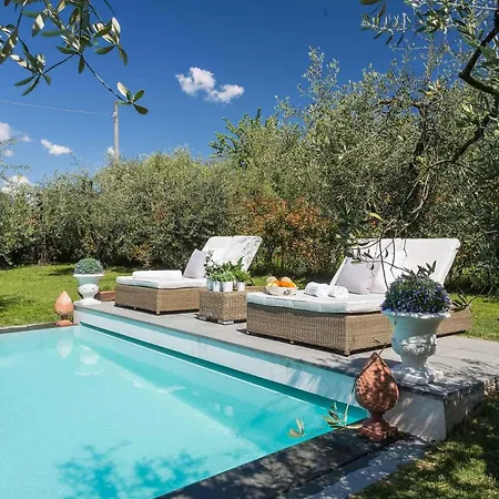 Principessa Elisa, Amazing Views, & Private Pool Villa Capannori